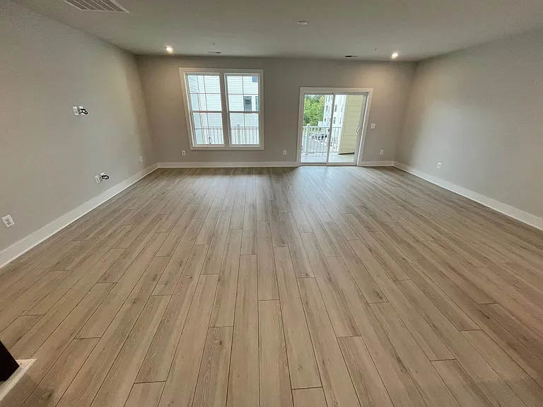 551 Munson Woods Walk #B — Photo 5