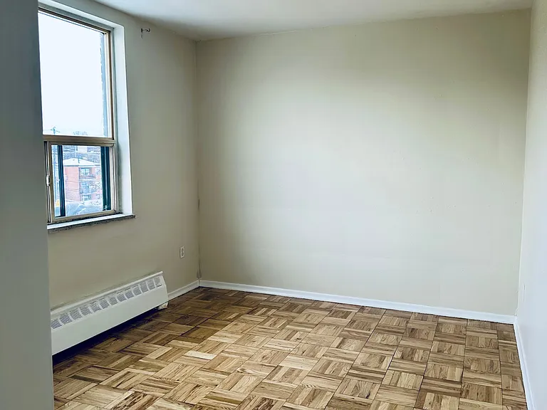 1728 Lawrence Ave W — Photo 14