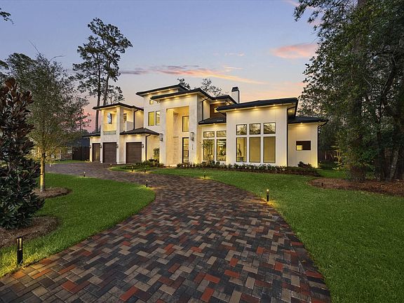 2nd image of 318 Knipp Rd