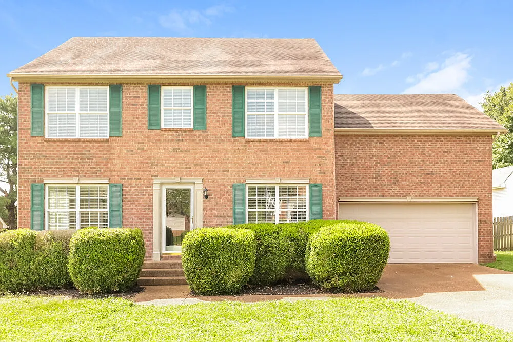3 bed, 2.5 bath, 2004 sqft, $2,280 — Photo 1