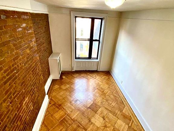 3rd image of 47 W 87th St #5CC