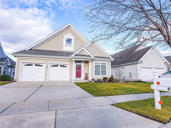 43 Burnside Dr, Egg Harbor Township, NJ 08234