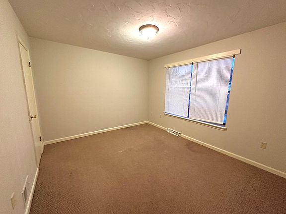 79 Conewago Dr - Bed 1