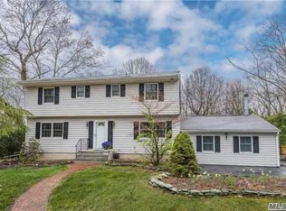 21 Hillside Rd, Stony Brook, NY 11790