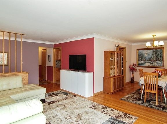 3rd image of 1920 Kensington Ave
