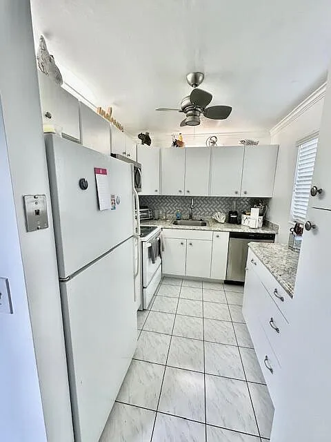 2 bed, 1.5 bath, 835 sqft, $1,650 — Photo 2