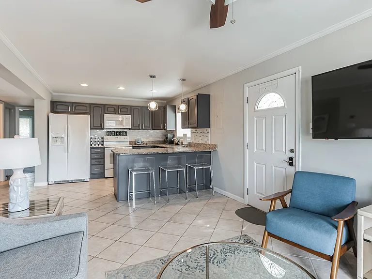 121 Newport Bay Dr #A — Photo 6