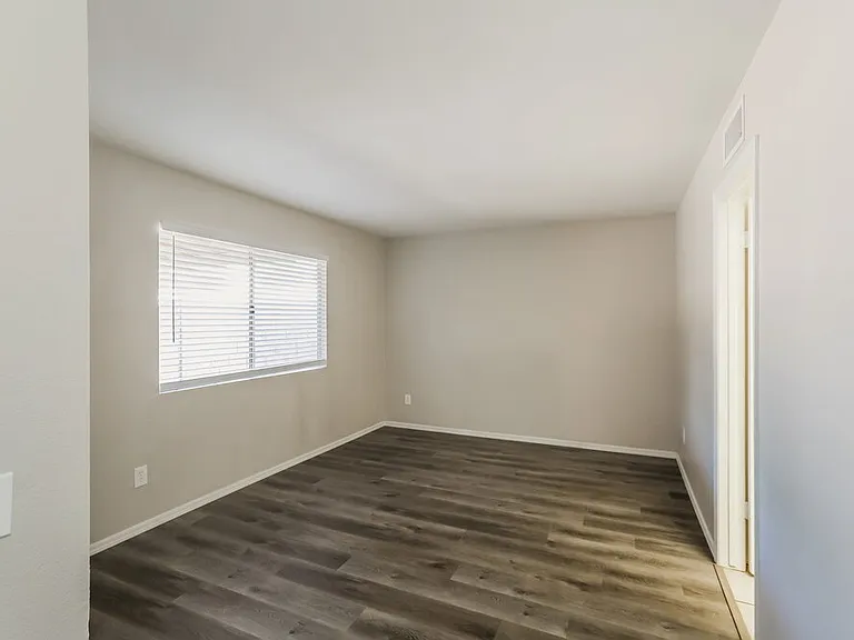 6933 W Nicolet Ave — Photo 9