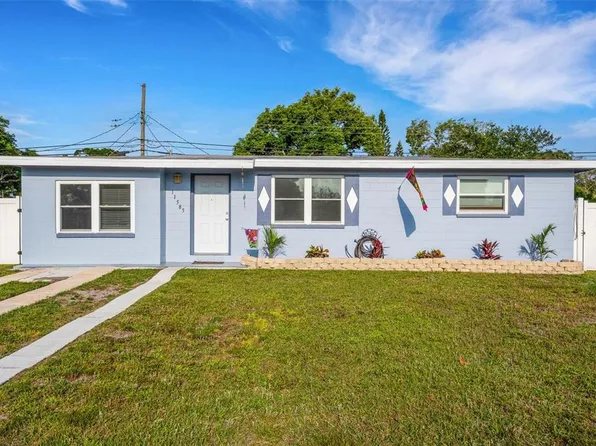 11585 Leisure Ln E, Largo, FL 33773