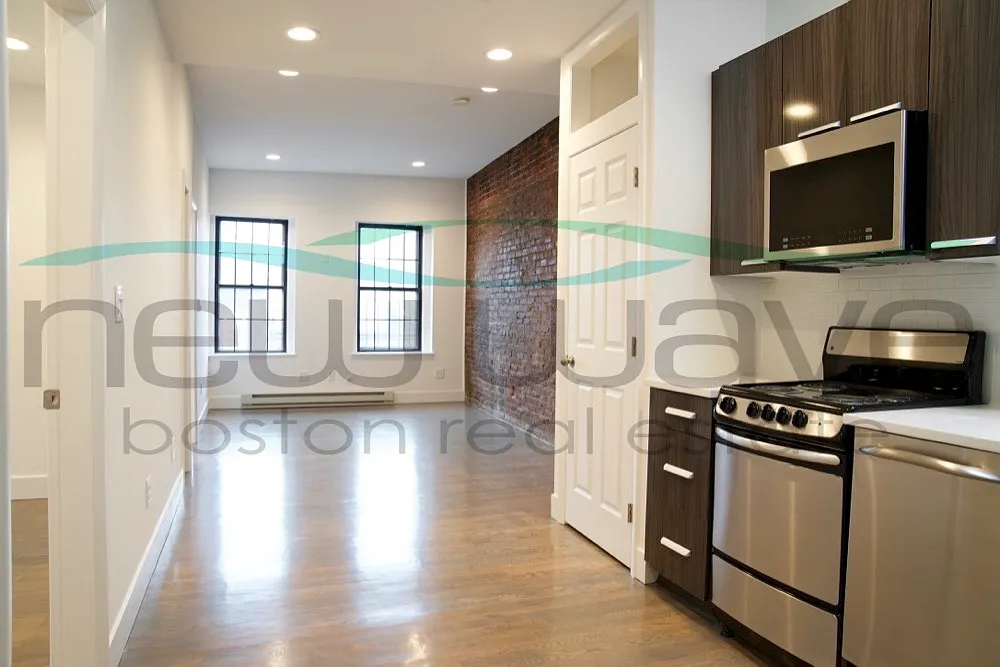 2 bed, 700 sqft, $4,000 — Photo 1