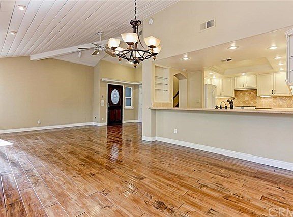 3rd image of 7 Catalina Ct