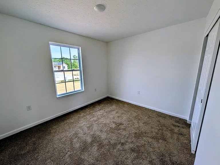 128 Kelly Dr — Photo 11