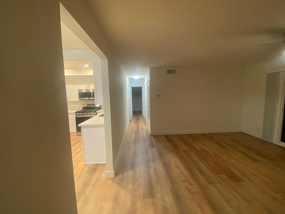 1st image of 464 S Pine St