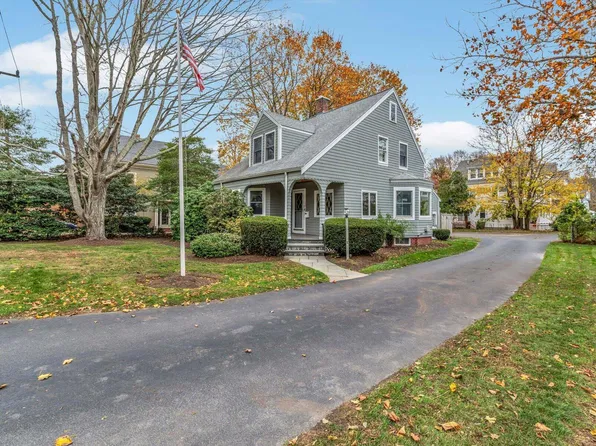 38 Old Bridge Road, Buzzards Bay, MA 02532