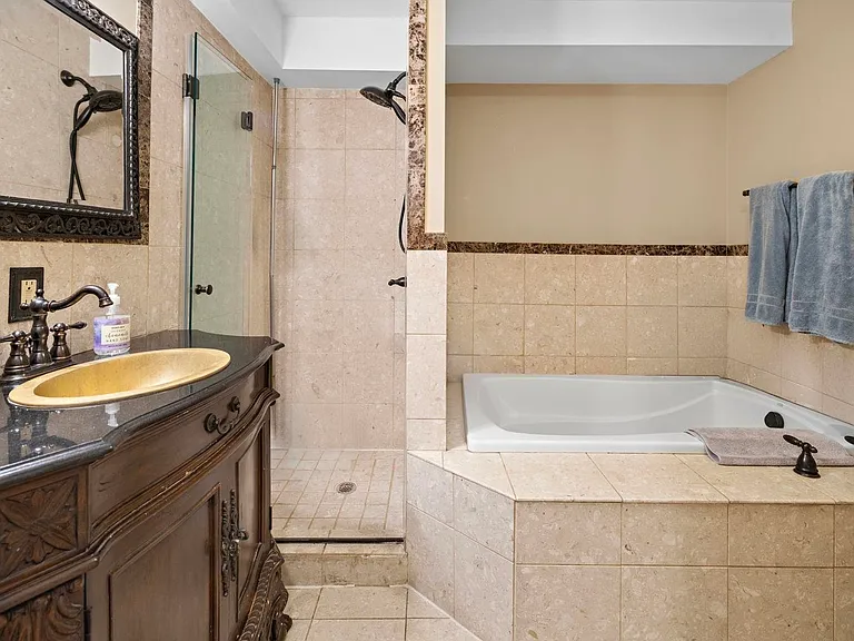 910 Hudson St #1 — Photo 17