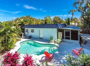 1138 Crescent St, Sarasota, FL 34242