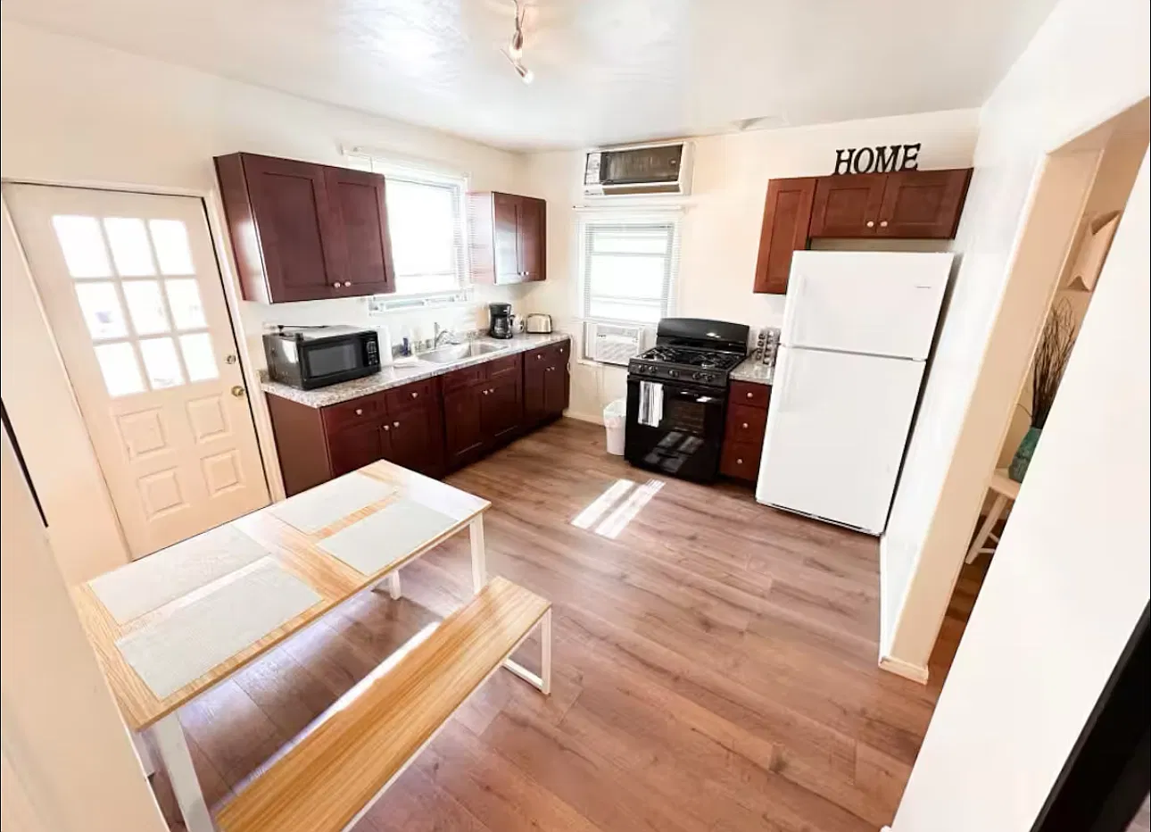 2418 India St — Photo 4