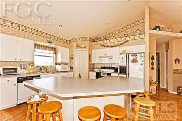 2nd image of 417 NE 17th Pl #17