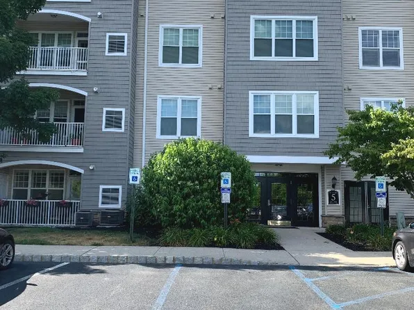 518 Masterson Ct, Trenton, NJ 08618