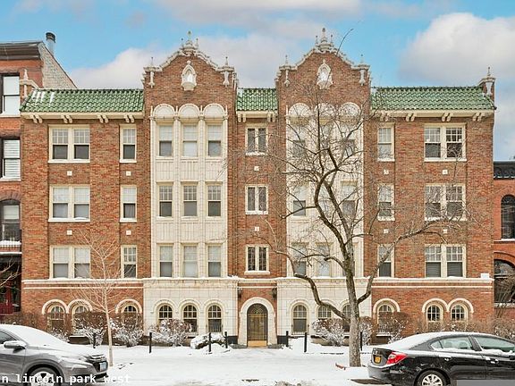 2nd image of 1824 N Lincoln Park W #1121