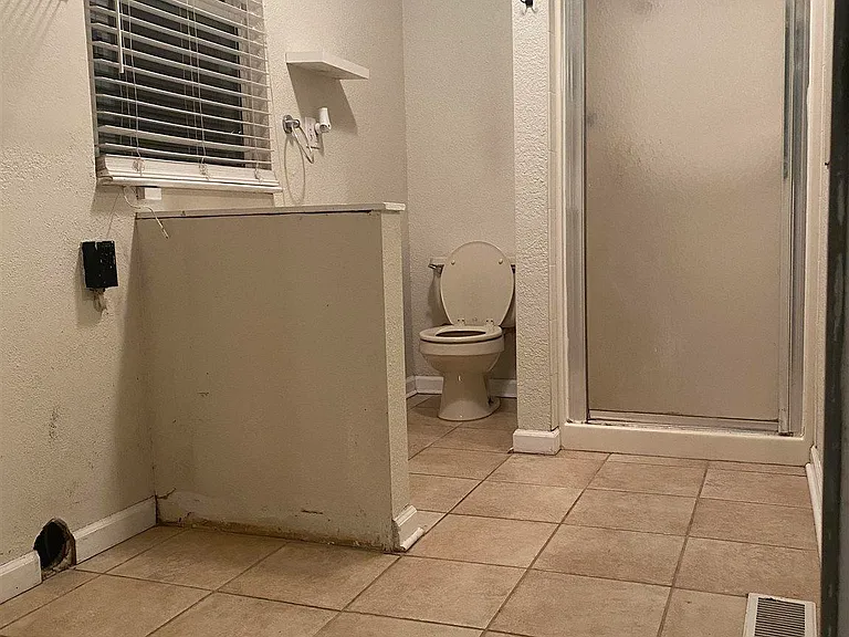 1240 E Jordan St — Photo 16