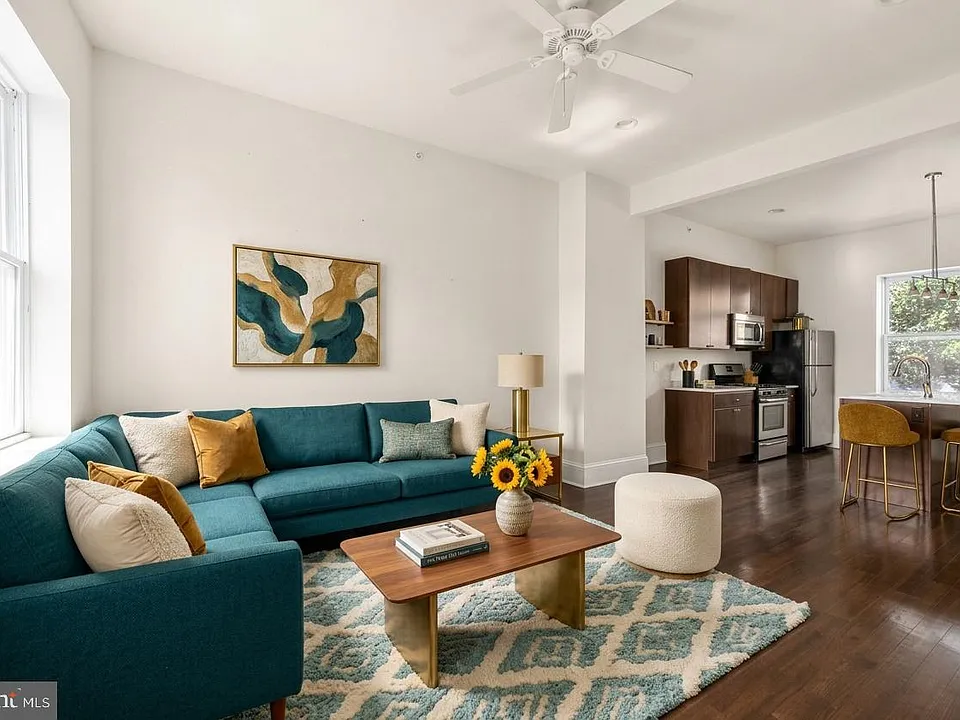 2136 E Dauphin St #301