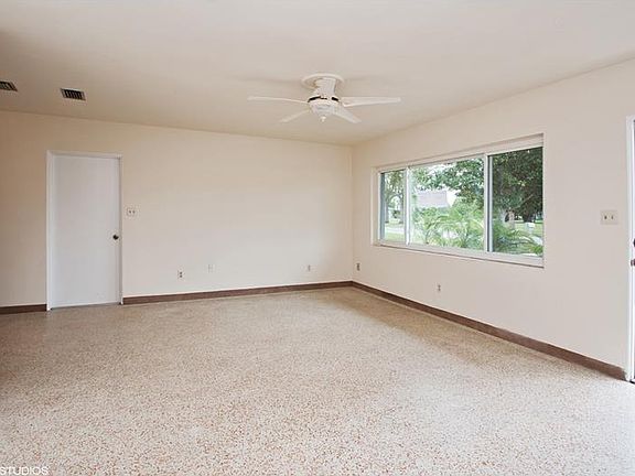 5th image of 2116 W Orange Blvd