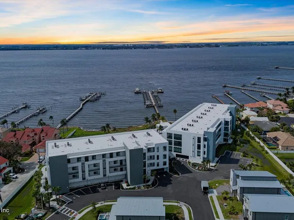 205 STRAND Drive #301, Melbourne, FL 32951