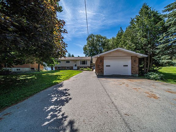 2nd image of 94 Nicholson Point Rd
