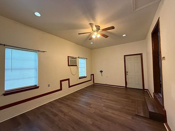 5th image of 405 Capital St