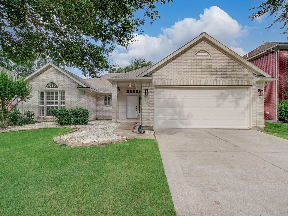 2311 Meadow Briar Dr