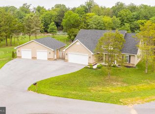 231 Left St, Falling Waters, WV 25419