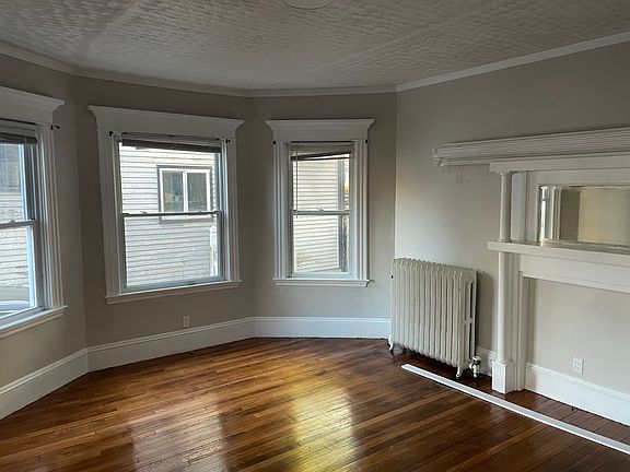 3rd image of 517 Cottage St #1