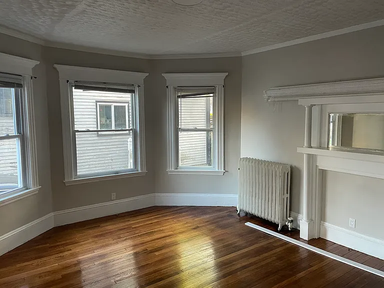 517 Cottage St #1 — Photo 3