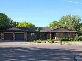 1412 Kingsbury Rd, Garden City, KS 67846