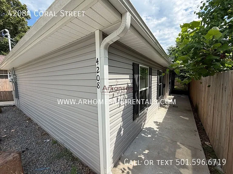 4208A Coral St — Photo 1
