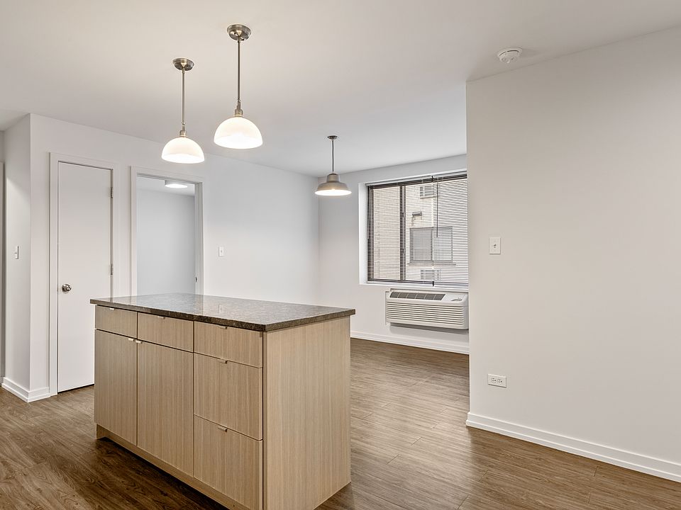 1st image of 5413 N Winthrop Ave #420