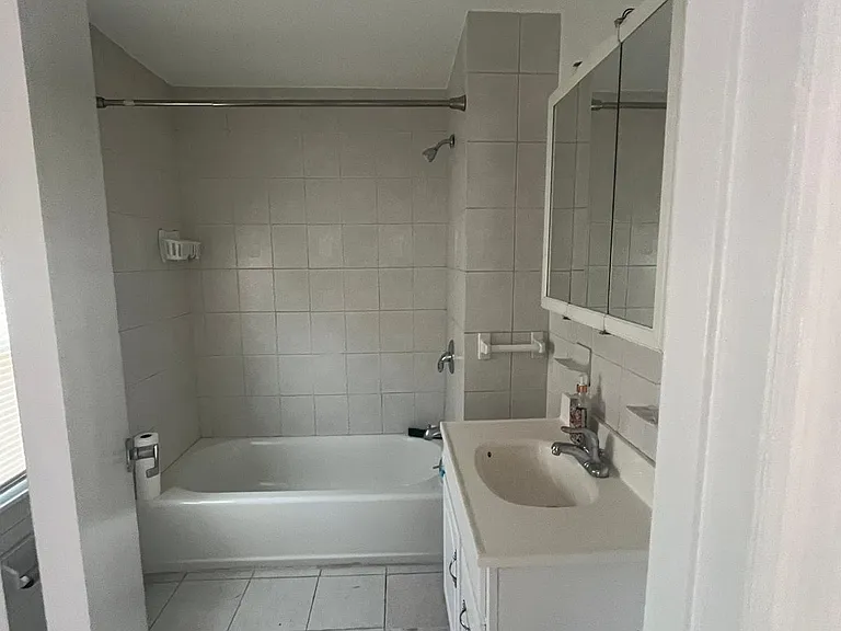 3 Laura St #2 — Photo 2