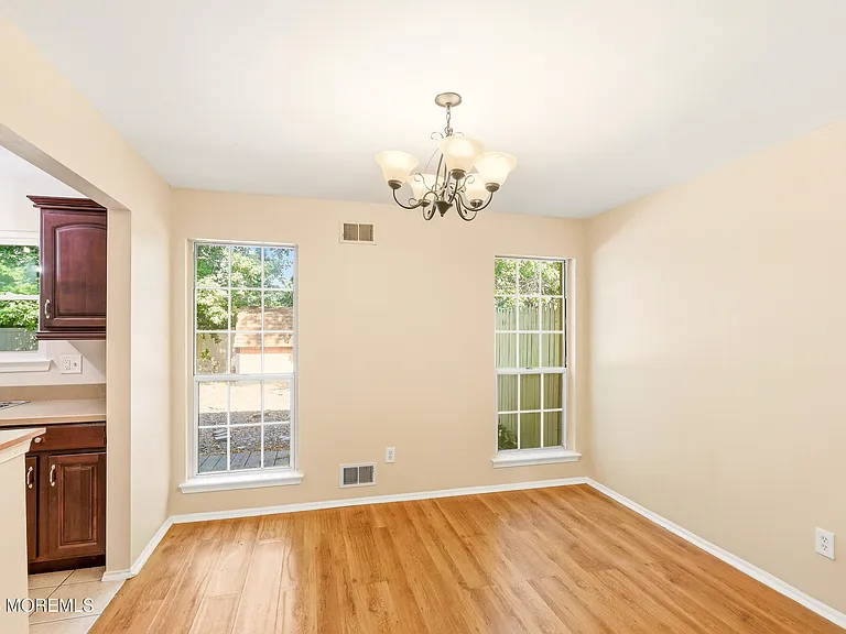 35 Mizzen Dr — Photo 8