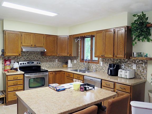 5th image of 1006 Ridgewood Dr