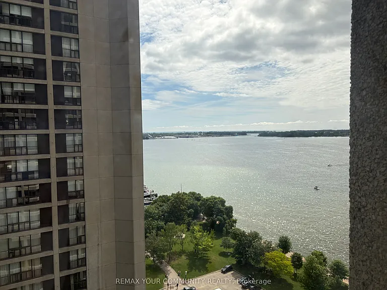 65 Harbour Sq #1805 — Photo 2