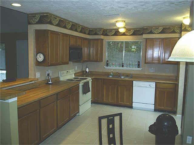 2nd image of 21735 Dovington Ct