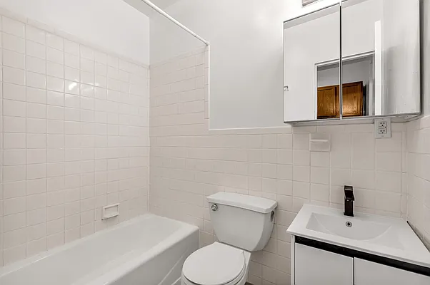 Rented by Avenues Real Estate | media 10