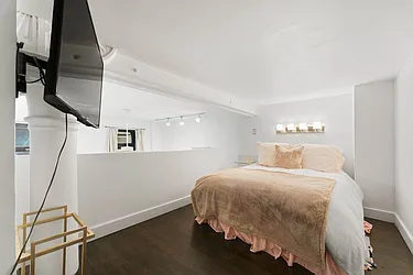 Rented by Isaacs Ganz Real Estate