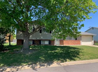 77 Country Hill Rd, Saint Peters, MO 63376