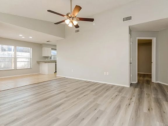 4th image of 650 Lake Dexter Cir #1