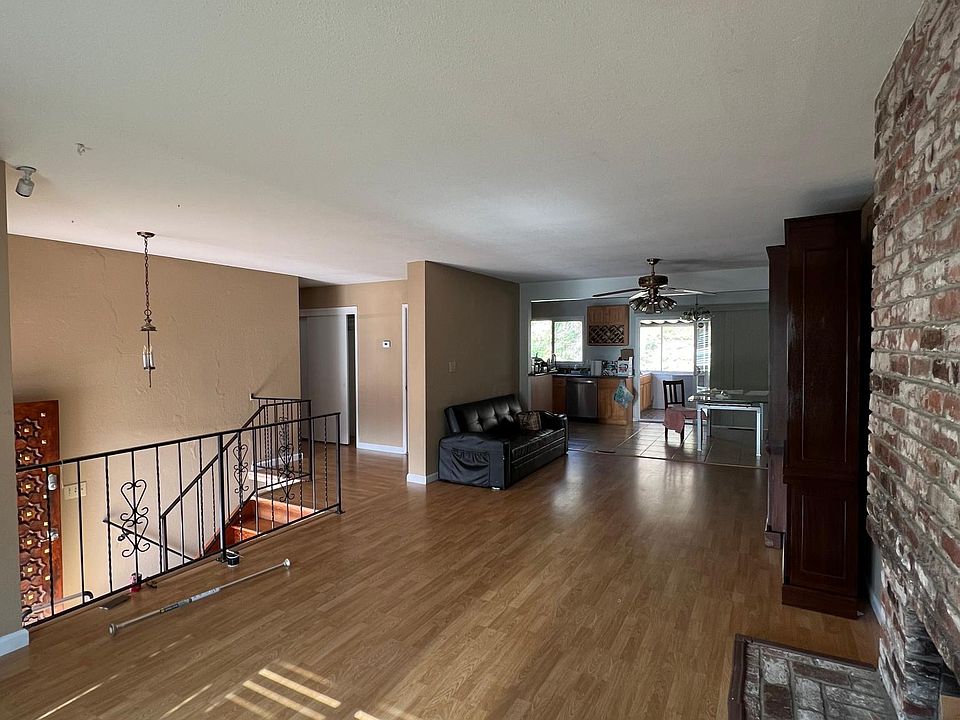 1st image of 226 Merced Dr