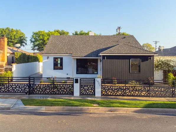 2932 W 94th St, Inglewood, CA 90305