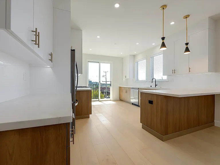 332 Pine Ave — Photo 9