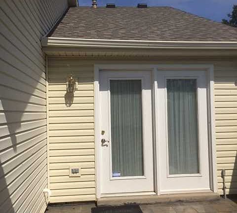 3rd image of 841 E Northfield Blvd